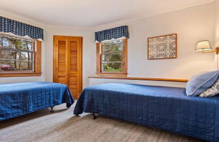 Beachside Oceanside Walk onto the beach - Photo 8