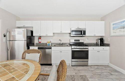 33rd Unit 1 Beachbound Parking 2 Blocks to the Beach - Foto 14