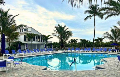 Dreamy Condo 2 minute walk to Beach w King Size Bd - Foto 36