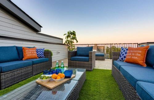 1 5 Miles to Broadway Rooftop Deck w City Views - Foto 1