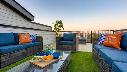 1 5 Miles to Broadway Rooftop Deck w City Views - Foto 1