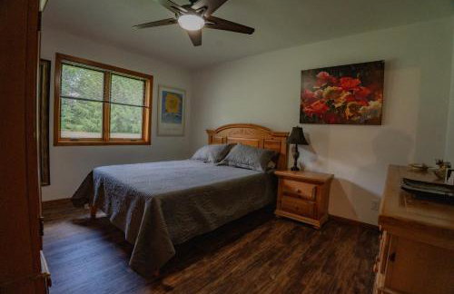 Whispering Woods Estate - Relax, Recharge, Connect - 12 wooded acres, 3 Bedrooms, 3 Baths, sleeps 10 - Foto 47