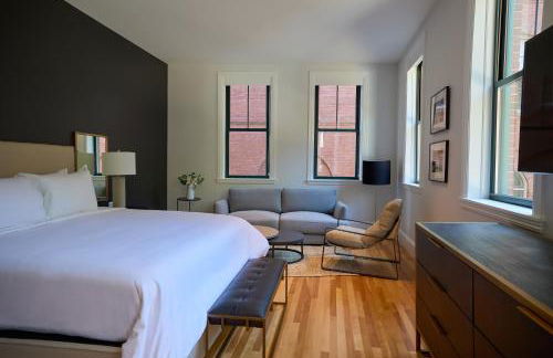 The Docent's Collection - Photo 23