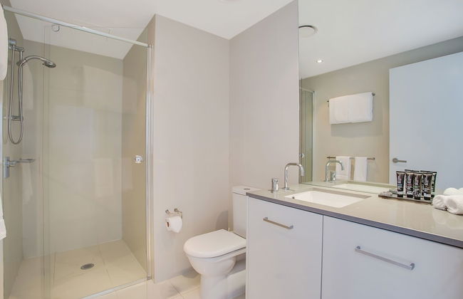 Mantra Circle on Cavill - Photo 64