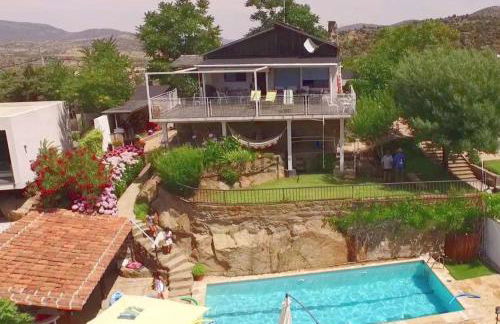 Villa con piscina, jacuzzi y basket junto al lago de El Burguillo - Photo 8