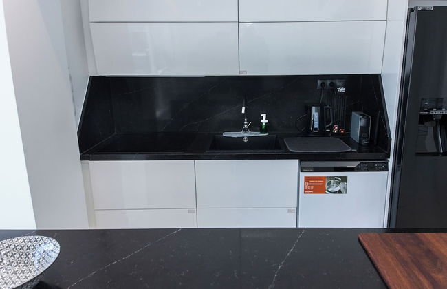 Marousi 2 Bd Luxury Living w Shared Pool - Foto 17