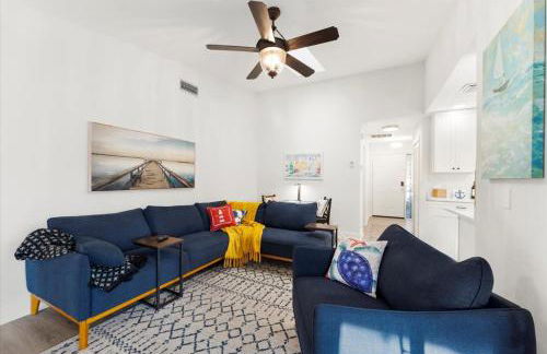 Waterfront - Private Pool - Pet Friendly - Photo 9