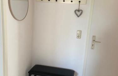 ZWITSCHERNEST Stilvolle helle Ferienwohnung Gästezimmer Monteurwohnung für 1 bis 6 Personen 3 Zimmer 60 qm - Foto 23