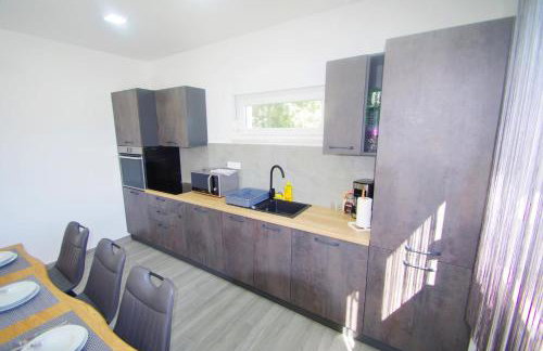 Villa with private pool in village Šišan - Foto 9