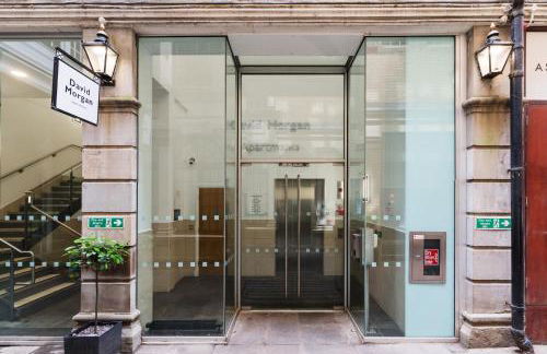 In the middle of Cardiff City centre - Foto 3