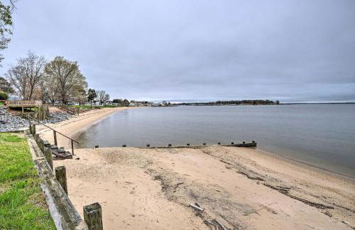 Waterfront Cottage with Private Beach and Deck! - Foto 22