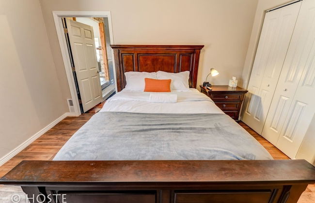 Mtn Dream! Fireplace, Patio & Hot Tub 4BR - Photo 3