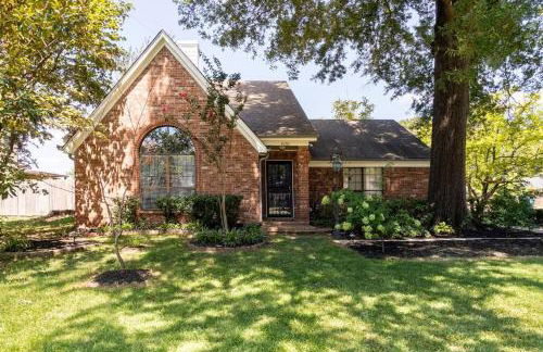 King Bed_Cozy Urban Retreat-Central Memphis - Foto 36