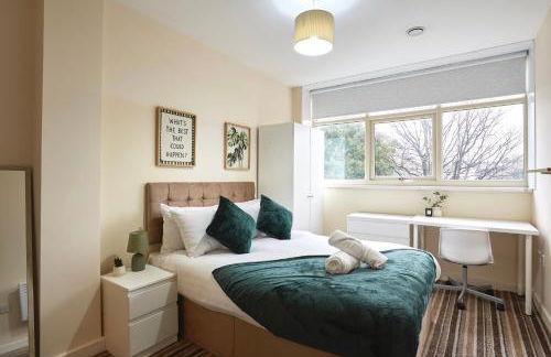 Modern 3-Bedroom Apartment in Central Huddersfield with Free Parking - Foto 1