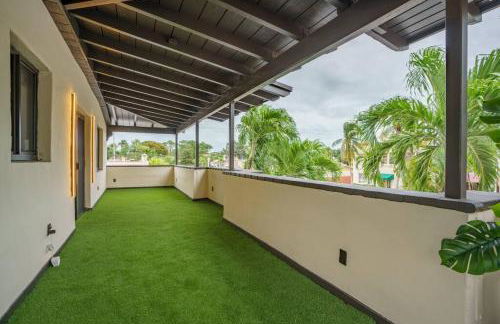 New! Miami & Calle Ocho Simpson's Funhouse! - Photo 24