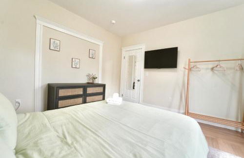 Spacious 4BDR 2BA Retreat near T-Station- 5 Mins to Boston - Photo 16