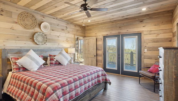 Treehouse Lodge 5 Bedroom Cabin by RedAwning - Foto 3, Habitación