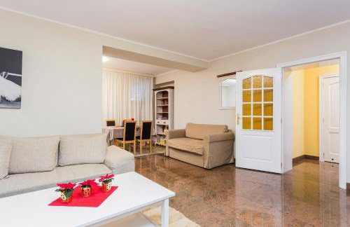 Mon Plaisir - Photo 36