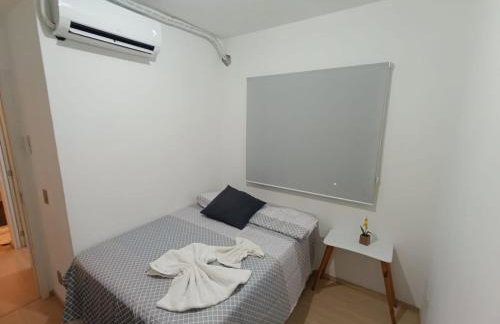 Apartamento aconchegante com excelente localização e piscina - Foto 10