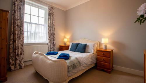 Grand 2 bed Georgian apartment at Florence House with king bed, in the heart of Herne Bay & 300m from beach - Foto 4