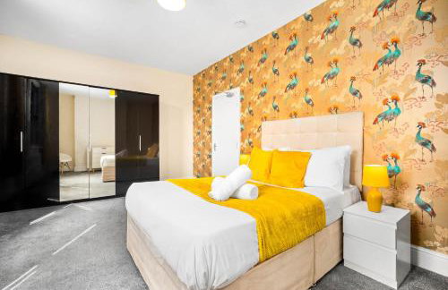 Modern 6-Bedroom Home - Sleeps 12 - Parking - Garden 568P - Foto 30