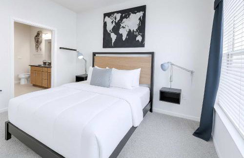 Poolside Comfort 2BR Galleria Stay AND Garage - Foto 21