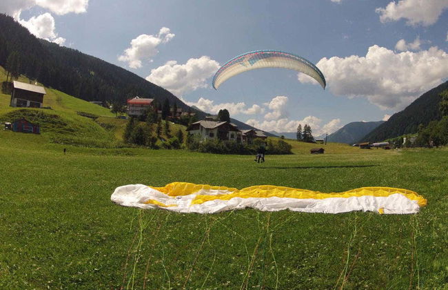 Volo in parapendio sulle Alpi svizzere - Foto 8