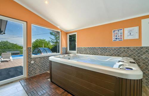 CVETKOVA HIŽA sa JACUZZIJEM - Foto 9