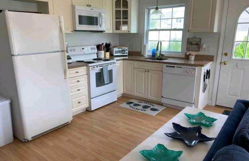 Townhouse A, Ocean Road, Point Judith - Photo 2