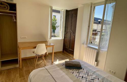 S19 Parking 1 chambre 1 à 2 personnes, facile d'acces A77, Nevers Magny Cours - Foto 2