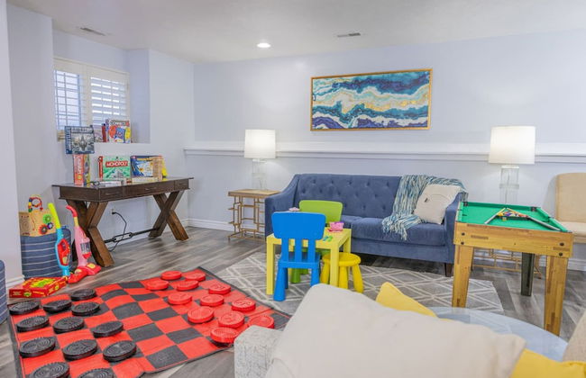 Farmington Gem 6BR Private Fenced Yard Sleeps 15 - Foto 18