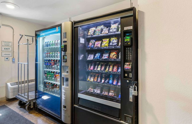 Extended Stay America Select Suites - Akron - South - Photo 24