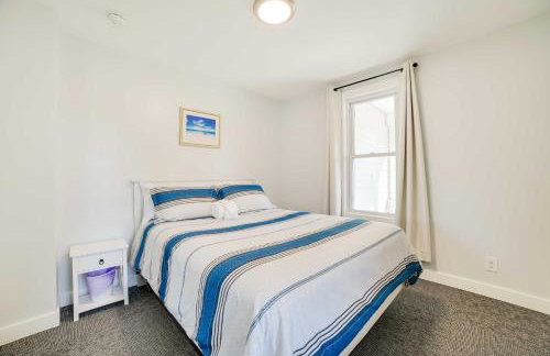 Dom Rodzinny Lakeview Getaway - Walk to Lake Huron - Photo 10