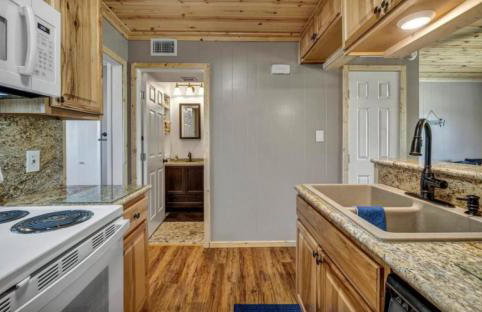 Waterfront Getaway Lake Access Deck BBQ Grill - Photo 5
