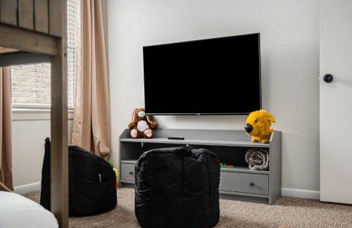 Central Family Oasis with Hot Tub & Fenced Yard - Foto 31