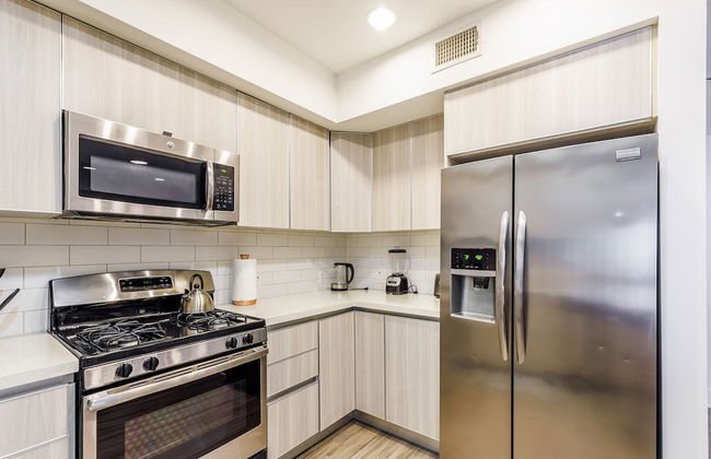 2BR Fully Furnished Apartment on Hawthorn Ave Hollywood - Photo 10