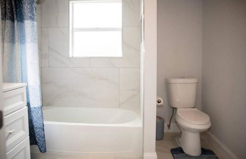 Patio I Firepit I 65 TV w/ Netflix I 472mbps I WD - Foto 14