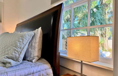 Newest Cottage Downtown. Pet Yes - Photo 8