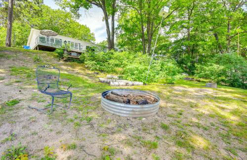 Waterfront Gladwin Home with Deck and Fire Pit! - Foto 30