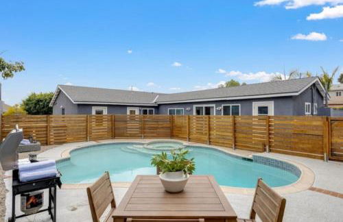 Leyla Pool Spa Min to Downtown Freeways Beaches - Foto 2