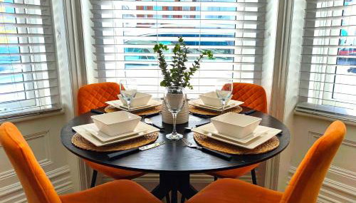 Stunning Apartment-6 Minute walk from Beach-Free Parking - Foto 3