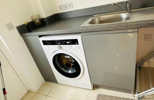 5 Bedroom detached House near Edinburgh Airport, City center and Murrayfield Stadium - Photo 9