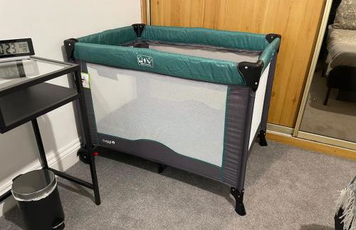 Spacious Flat! Sleeps 7, Pet Friendly and Parking - Photo 55