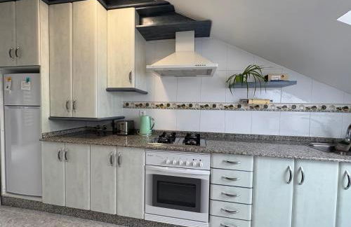 Ático luminoso con terraza - Foto 12