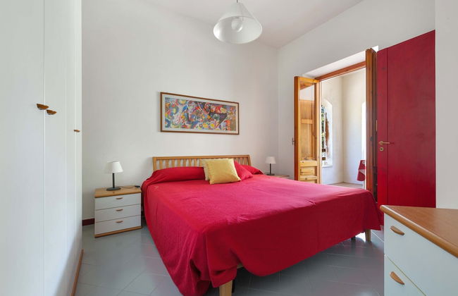 2507 Red Apartment by Barbarhouse - Photo 2