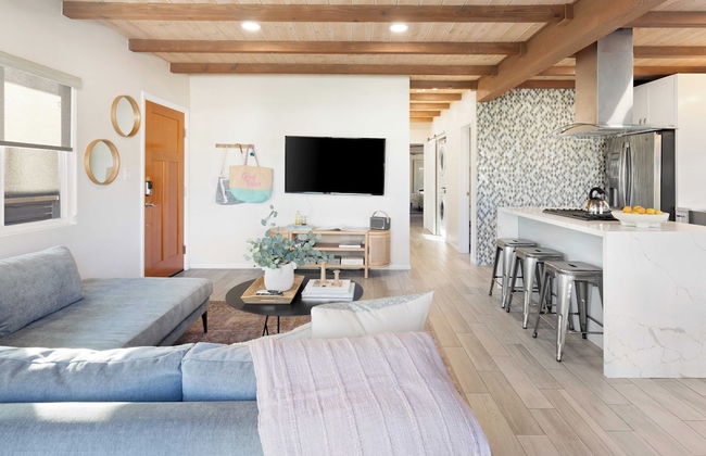 Mission Point 2 by Avantstay Mission Beach Home w/ Large Balcony Steps to Beach! - Photo 7