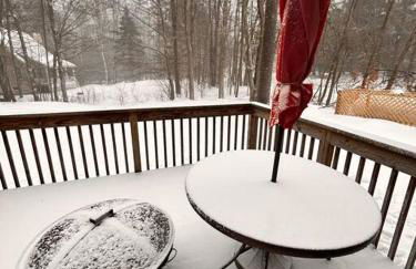 Modern 5 Bedroom Pocono house - Jacuzzi - Gameroom - Near Lake - Golf Couse - Foto 2