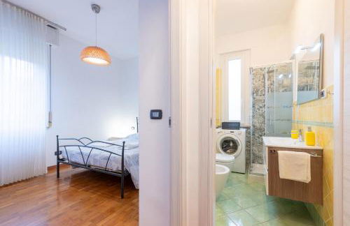 Blu&Yellow Apartment in Parma Station - Photo 19