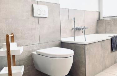 Modernes Apartment am See mit Terrasse - Photo 9