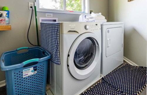 Waterfront Deck and Dock Torch Lake Home! - Foto 26